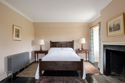 Collegehill House int double 1200x800