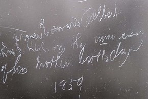 Collegehill-history-glasswriting-600x400