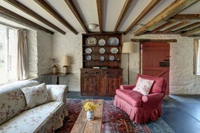 carpentersshop-interior-sittingroom-600x400-min