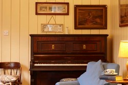 ChapelCottage-Interior-piano-600x400