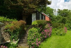 coombe-chapel-cottage-exterior2-600x400