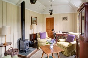 Coombe-chapel-cottage-interior-sittingroom-600x400