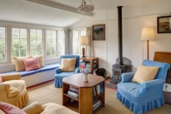 coombecorner-interior-sittingroom-600x400-min