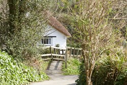 Ford Cottage ext bridge 1200x800