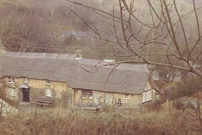 FordCottage-restoration-1982-600x400