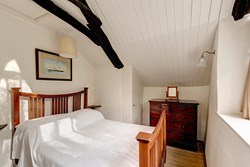 fordcottage-interior-double-600x400
