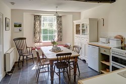 1hawkers-interior-kitchen-600x400