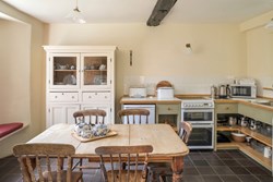 1hawkers-interior-kitchenside-600x400