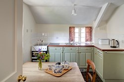 2millhouse-interior-kitchen600x400
