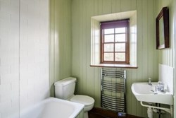 Coop-House-Int-Bathroom-600x400