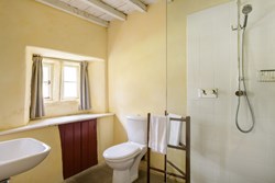 Cowside shower room 1200x800