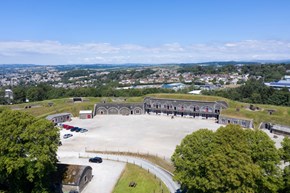 CrownhillFort-ext-drone-600x400