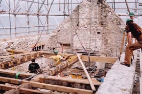 Dolbelydr-restoration-solarroof-600x400