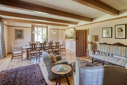 DunshayManor-interior-diningroom-600x400