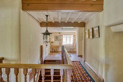 DunshayManor-interior-landing-600x400