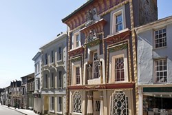 Egyptian House 3rd floor facade 1200x800