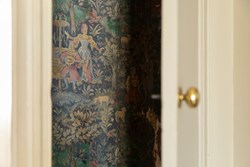 Elton House wallpaper detail 1200x800