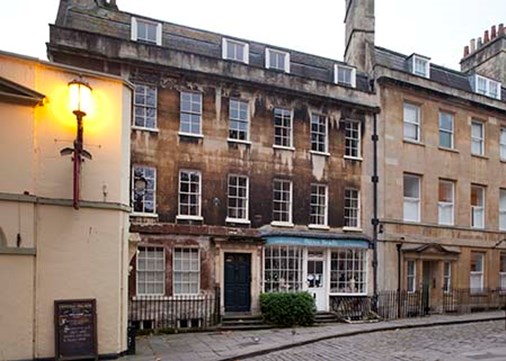 Eltonhouse-exterior-main-450x321