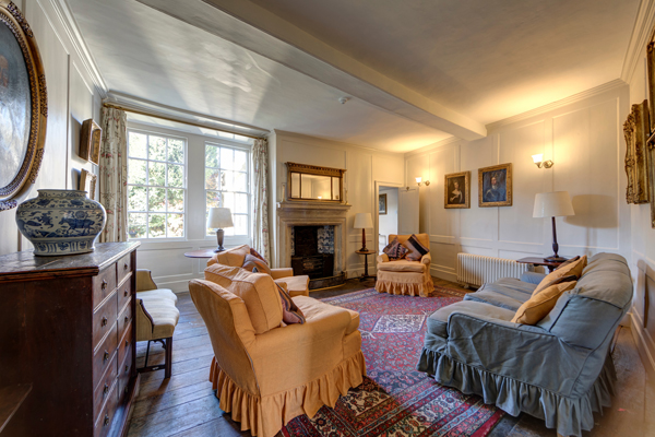 EltonHouse-interior-sittingroom-fireplace-600x400.jpg
