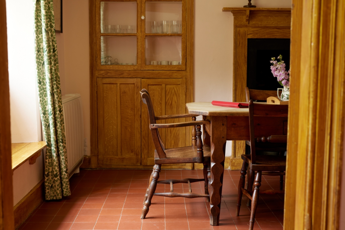 pond cottage kitchen 1