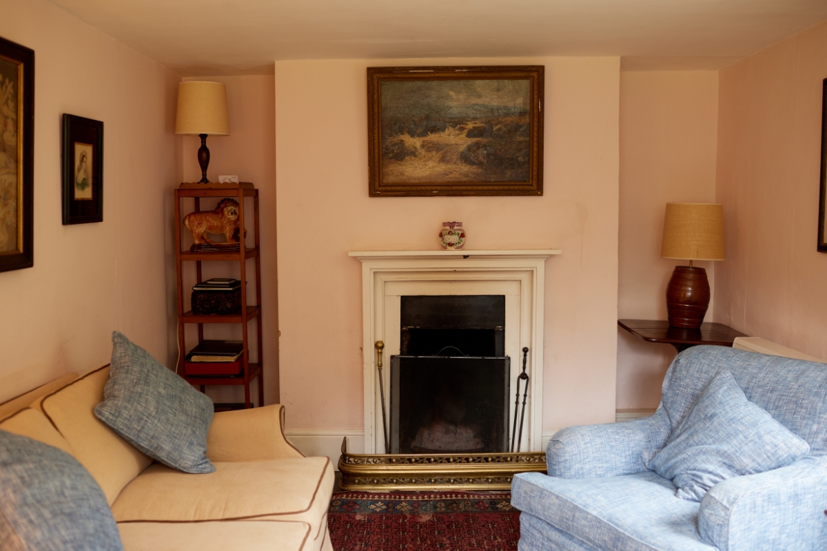 Pond cottage living room 2 1200x800