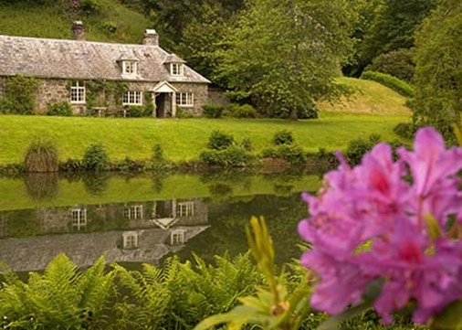 Pondcottage-exterior-main-450x321