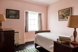 Ferryman's Cottage int single1200x800