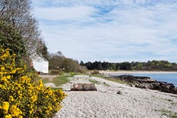 Ferrymans-exterior-withbeach-600x400