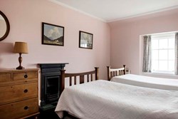 Ferrymans-interior-twinbedroom-600x400
