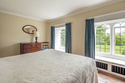 FieldHouse-interior-doublebedroomview-600x400