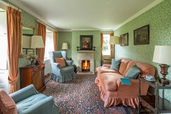 FieldHouse-interior-sittingroom-600x400