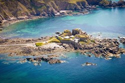 fortclonque-exterior-ariel-600x400