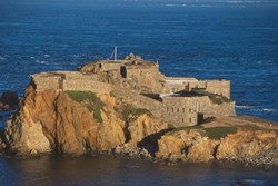 fortclonque-exterior-closeup-600x400