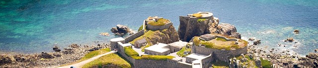 Fort clonque hero
