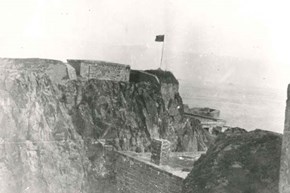 fortclonque-history-britishflag1933-600x400