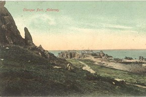fortclonque-history-postcard-600x400