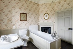 Gargunnock House int bathroom 1200x800
