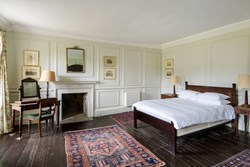 Gargunnock House int double bed 1200x800