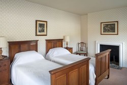 The Georgian House int twin bedroom 1 1200x800