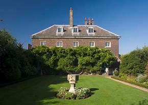 Georgianhouse-exterior-main-450x321