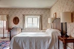 georgianhouse-interior-mainbed2-600x400