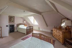 georgianhouse-interior-secondfloortwin-600x400