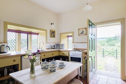 Glenmalloch Lodge kitcnen door open 1200x800