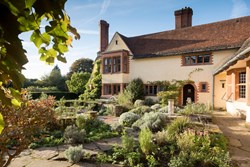 Goddards ext garden 1200x800