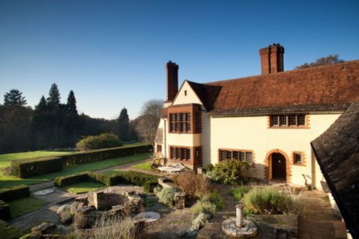 Goddards- 600x400