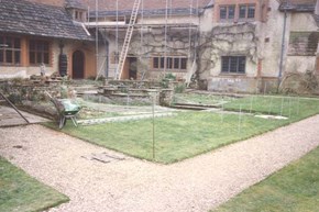 Goddards-restoation-courtyeardandscaffolding-600x400