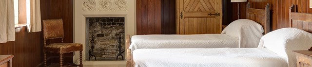 thegrange-interior-bedroom-1600x345-min