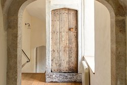 Gurney Manor int hallway1200x800