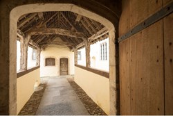 Gurney Manor int passage 1200x800