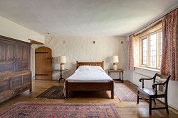 gurneymanor-interior-double1-600x400